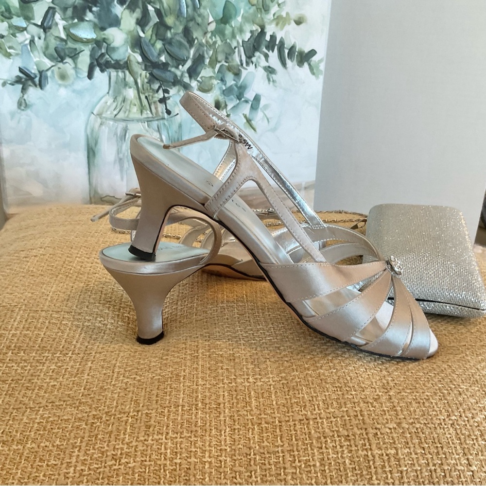 David Tate Rosette Silver Satin Sandals Size 8.5W BUNDLE - Picture 3 of 7